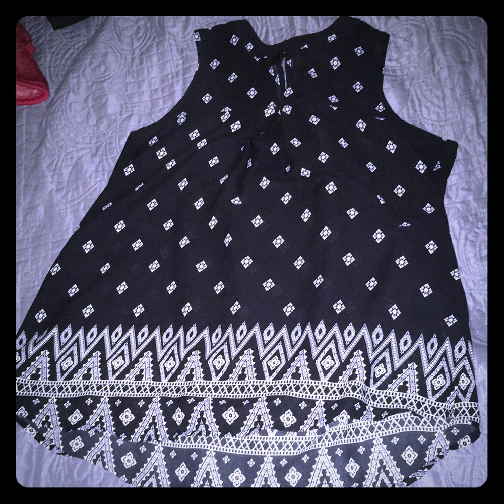 Blank and white Tank top Blouse